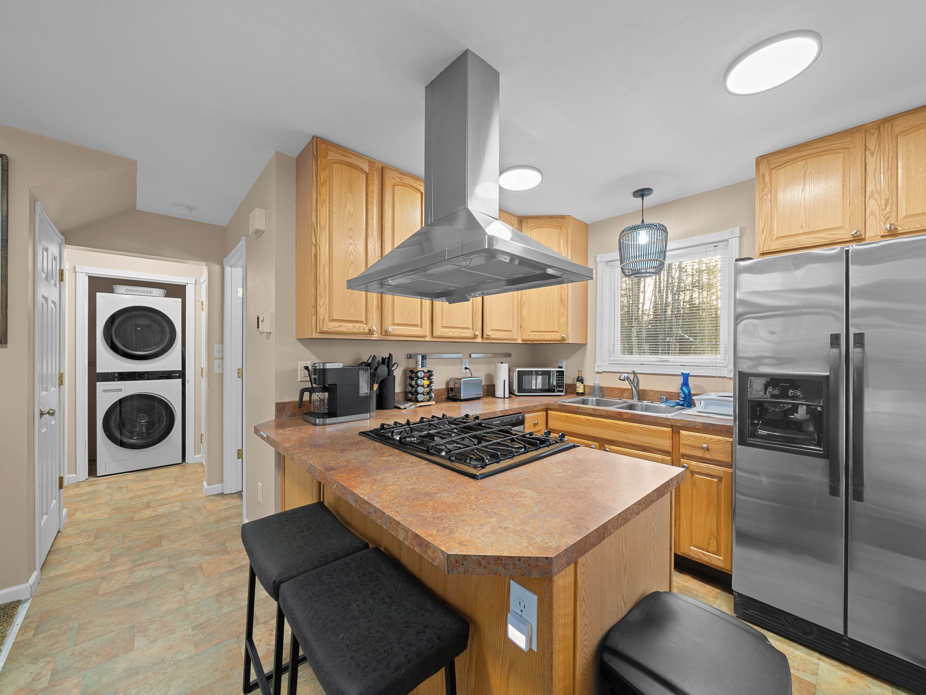 Refrigerador, microondas, horno y parrilla de estufa 