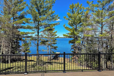 Private Dock! Family-Friendly Rainy Lake House