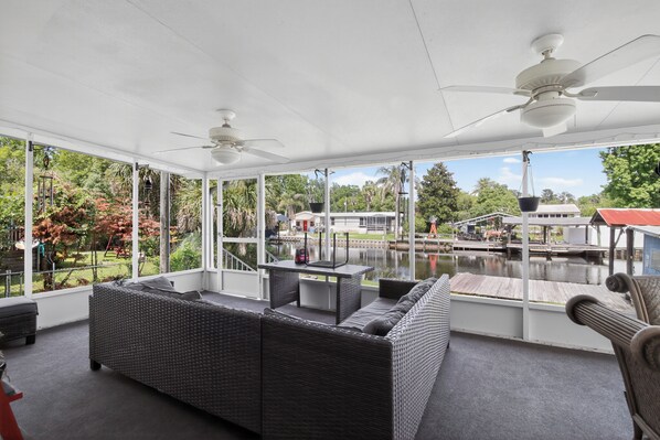 Terrace/patio - Boat Dock! 'Sunshine House' on St. Johns River (Astor)