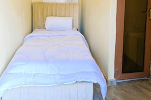 Standard Single Room | Desk, laptop workspace, free WiFi