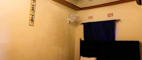 Deluxe Double Room | Desk, laptop workspace, free WiFi