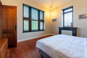 6 bedrooms, free WiFi - Picturesque mansion with garden in Tongeren (Tongeren)