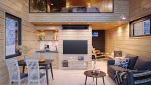 Suite, utsikt mot innsjø | Minibar, skrivebord, blendingsgardiner og strykejern/-brett