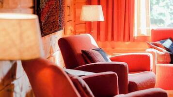 Apartment, Kitchen, Courtyard View | Desk, blackout curtains, iron/ironing board, free WiFi