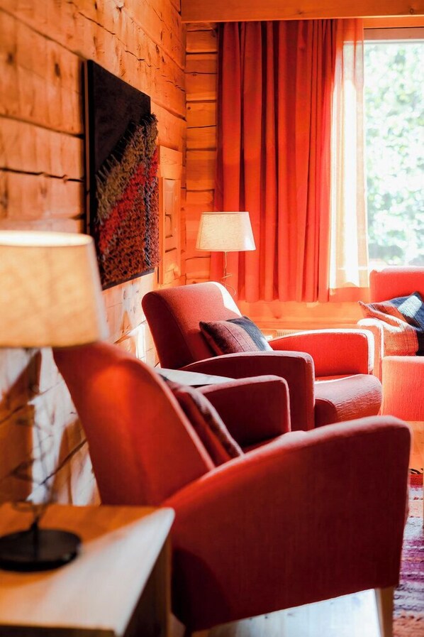 Appartement, cuisine, vue cour intérieure | Bureau, rideaux occultants, fer et planche à repasser, Wi-Fi gratuit