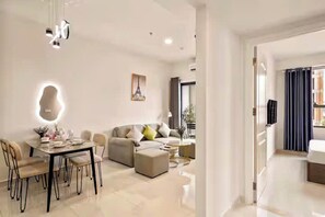 Presidential Suite, 2 Bedrooms, City View, Executive Level | Egyptian cotton sheets, premium bedding, down comforters - Vivian Boutique Soho Residence Luxury (Cau Ong Lanh)