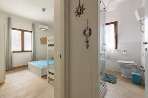 Shower, bidet - Appartamento con aria condizionata (Sassari)