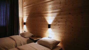 Traditional Cottage, Pool View | Desk, free WiFi