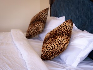 Iron/ironing board, free WiFi