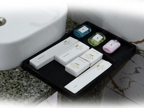 Cottage, vue montagne | Salle de bain | Articles de toilette gratuits, sèche-cheveux, serviettes fournies, savon