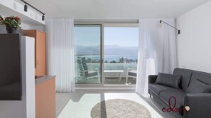 Televisión y oficina 