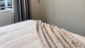 1 quarto, ferros/tábuas de passar roupa, acesso à internet