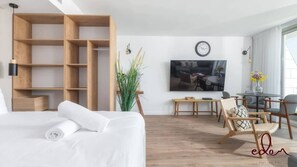 1 habitación, tabla de planchar con plancha, cuna de viaje y wifi 