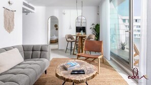 TV, offices - דירה בסגנון סקנדינבי במיקום מרכזי - By Edomlux (Eilat)