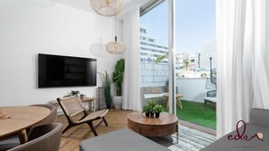 TV, offices - דירת גן במתחם סי סייד 100 מטר מהים - By Edom (Eilat)