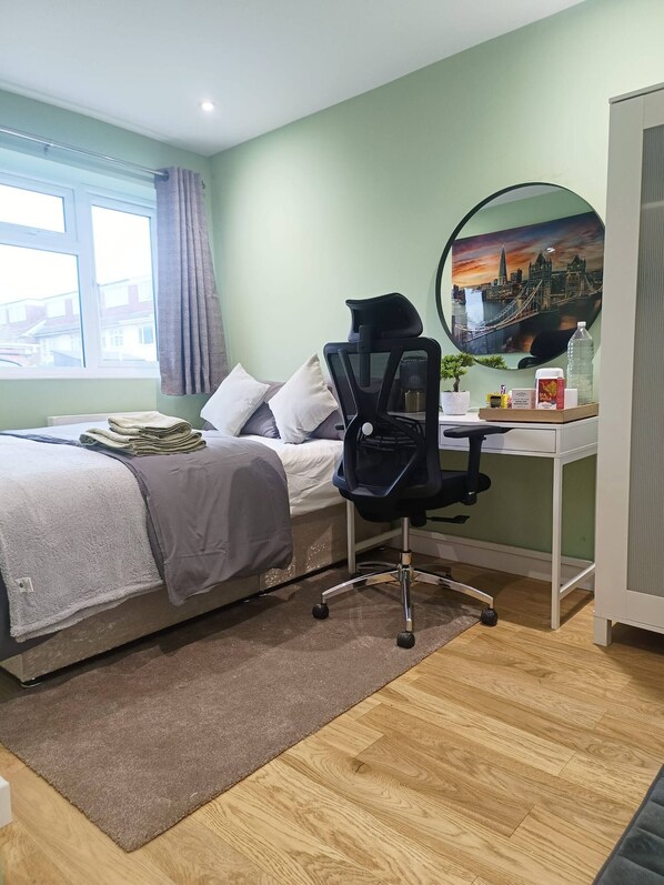 1 bedroom, iron/ironing board, Internet