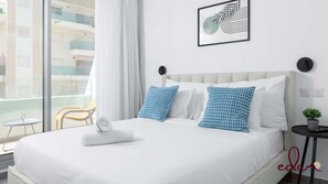 1 habitación, escritorio, tabla de planchar con plancha y wifi 