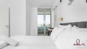 Desk, WiFi, bed sheets - מיני פנטהאוז 2 חדרי שינה במתחם סי סייד - By Edom (Eilat)