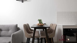 Dining - דירה משפחתית במתחם סי סייד  - By Edomlux (Eilat)