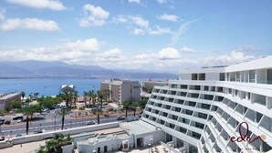 A modern hotel with a view of the sea and mountains. - דירה בסי סייד עם נוף מדהים לים - By Edom (Eilat)