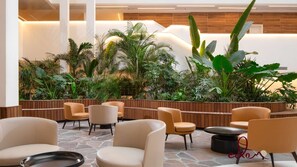 المنشأة من الداخل