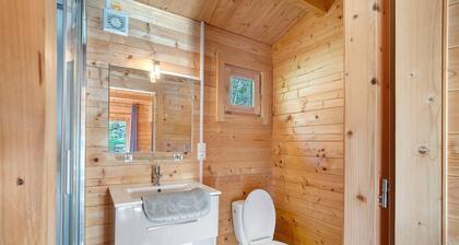 “Chalet” with Shared Pool, Wi-Fi, and Air Conditioning