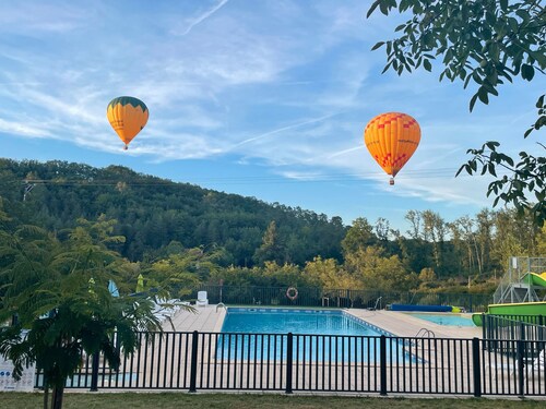 Chalet 'Morea 5 Personnes' avec Piscine Partagée, Wi-Fi et Climatisation