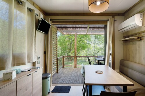 Chalet 'Morea 5 Personnes' avec Piscine Partagée, Wi-Fi et Climatisation