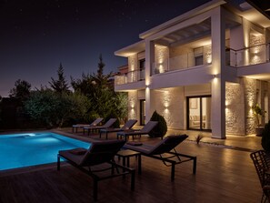 Outdoor pool - Solis Ortus Villa, a Sublime Sanctuary with Pool (Zakynthos)