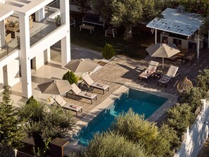 Outdoor pool - Solis Ortus Villa, a Sublime Sanctuary with Pool (Zakynthos)