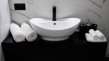 Luksus-dobbeltværelse (2) | Badeværelse