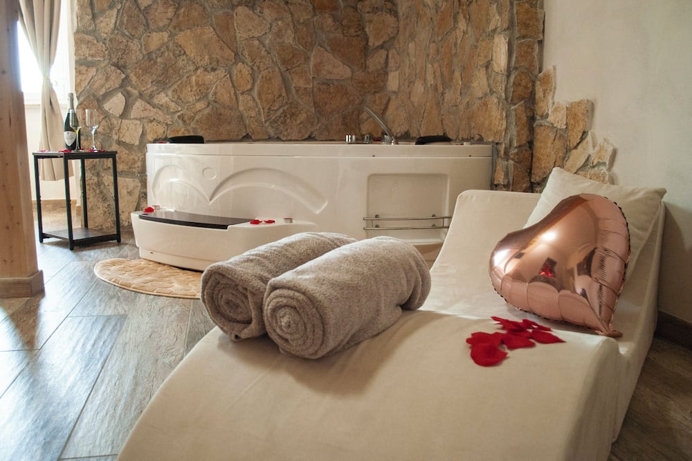 QT suite & luxury