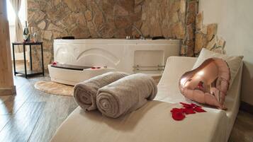 Luxury Double Room | Free WiFi