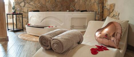 Luxury Double Room | Free WiFi