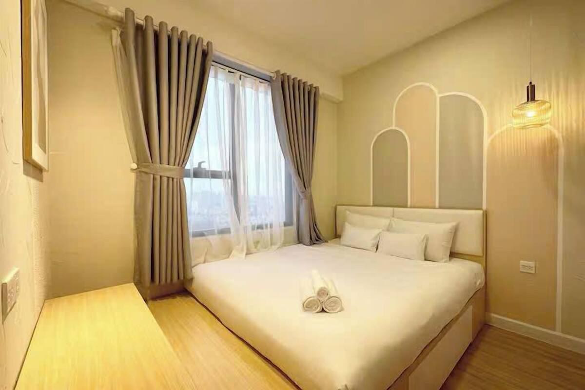 ملاءات من القطن المصري وأغطية فراش متميزة وألحفة محشوة بالريش