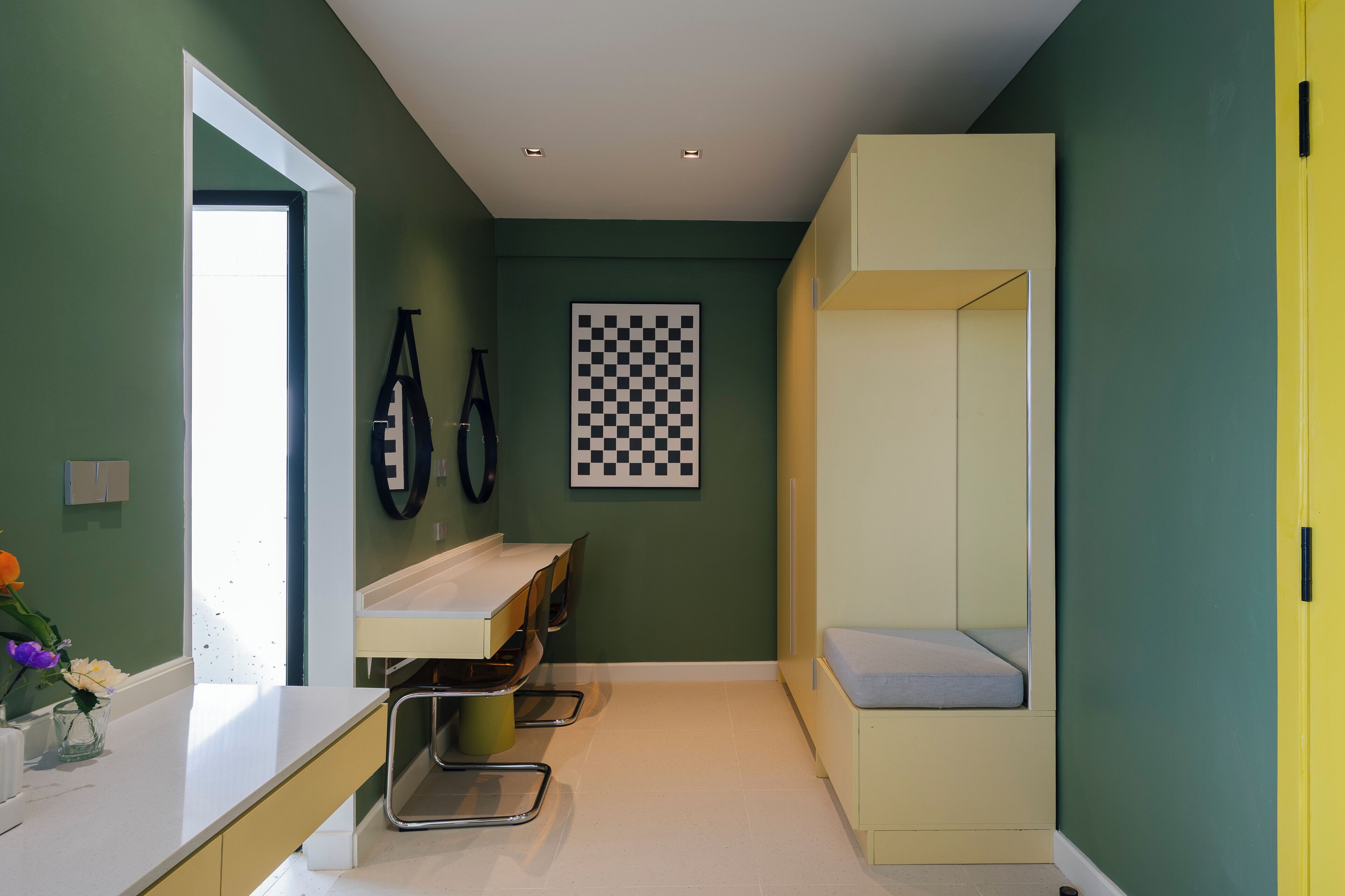 Dipsy Suite Room | Dihias secara berasingan, dilengkapkan perabot secara berasingan, meja 