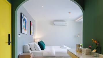 Decoración personalizada, muebles diferentes y escritorio