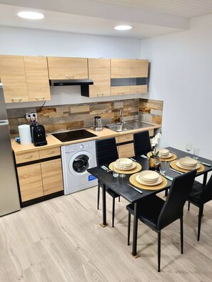 Private kitchen - New Renovated Apartment (Rive-de-Gier)