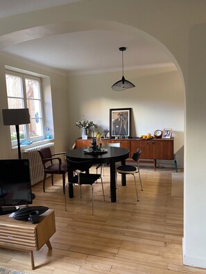 Dining - Charming apartment in the heart of Strasbourg and the Christmas markets. (Strasbourg)