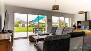 Living area - House in Frehel Near Cap Frehel Trails (Frehel)