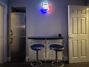 Interior - The Duff 1-Bed Flat: Walk to Marina, Shops & Train (Bangor)