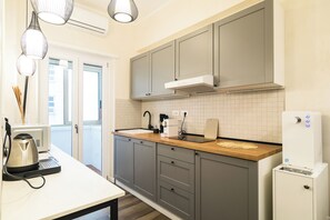 Microwave, stovetop, dishwasher, cookware/dishes/utensils