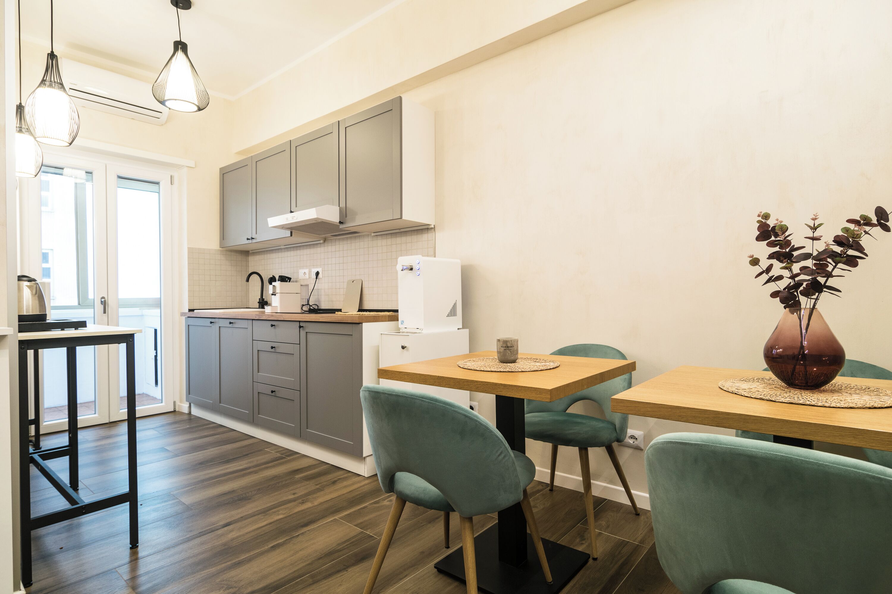 Micro-ondes, plaque de cuisson, lave-vaisselle