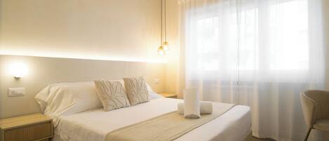 Superior Double or Twin Room | Desk, iron/ironing board, free WiFi