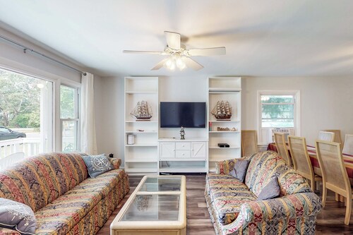 3BR Home Near the Beach w/ Bikes