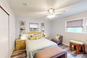 3 bedrooms, iron/ironing board, Internet, bed sheets