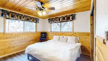 Iron/ironing board, Internet, bed sheets