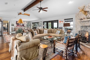 Interior - Pool, Porch & Stunning Views: Spacious Texas Home! (Glen Rose)