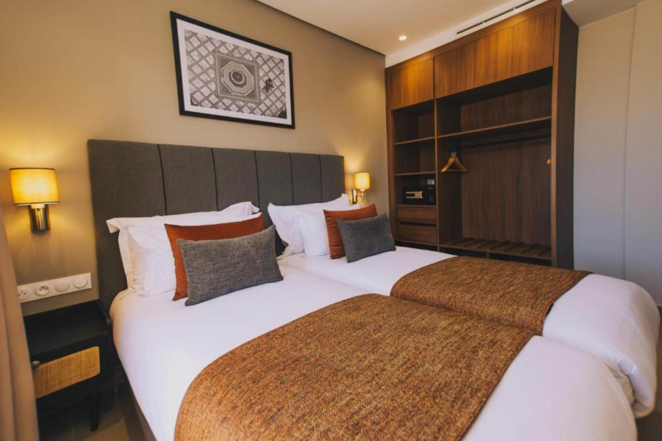 エグゼクティブ トリプルルーム | WiFi (無料)