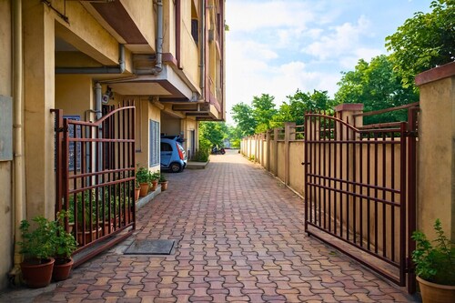 Cozy 1-BHK Family Apartment On Highway Chandrapur with AC, Kitchen, 2 Balconies